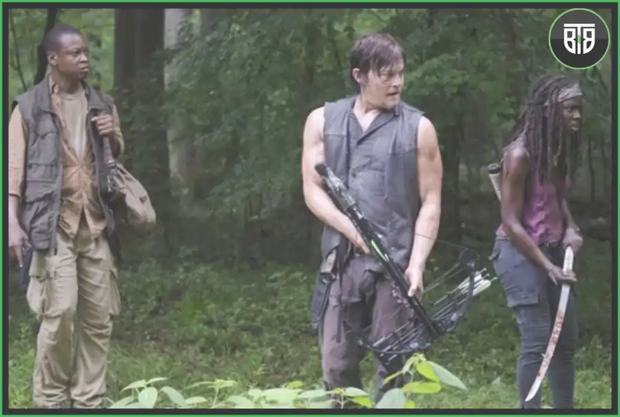 two men and a lady are doing hunting, the walking dead tell tale