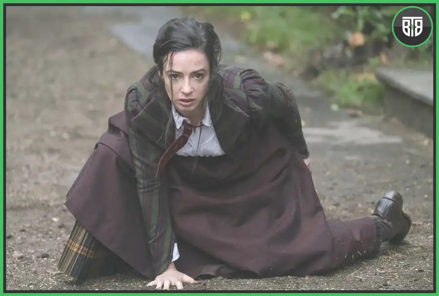 a girl is performing her action in Werewolf by Night - A 2022 Superhero TV Special, aladdin 1992
